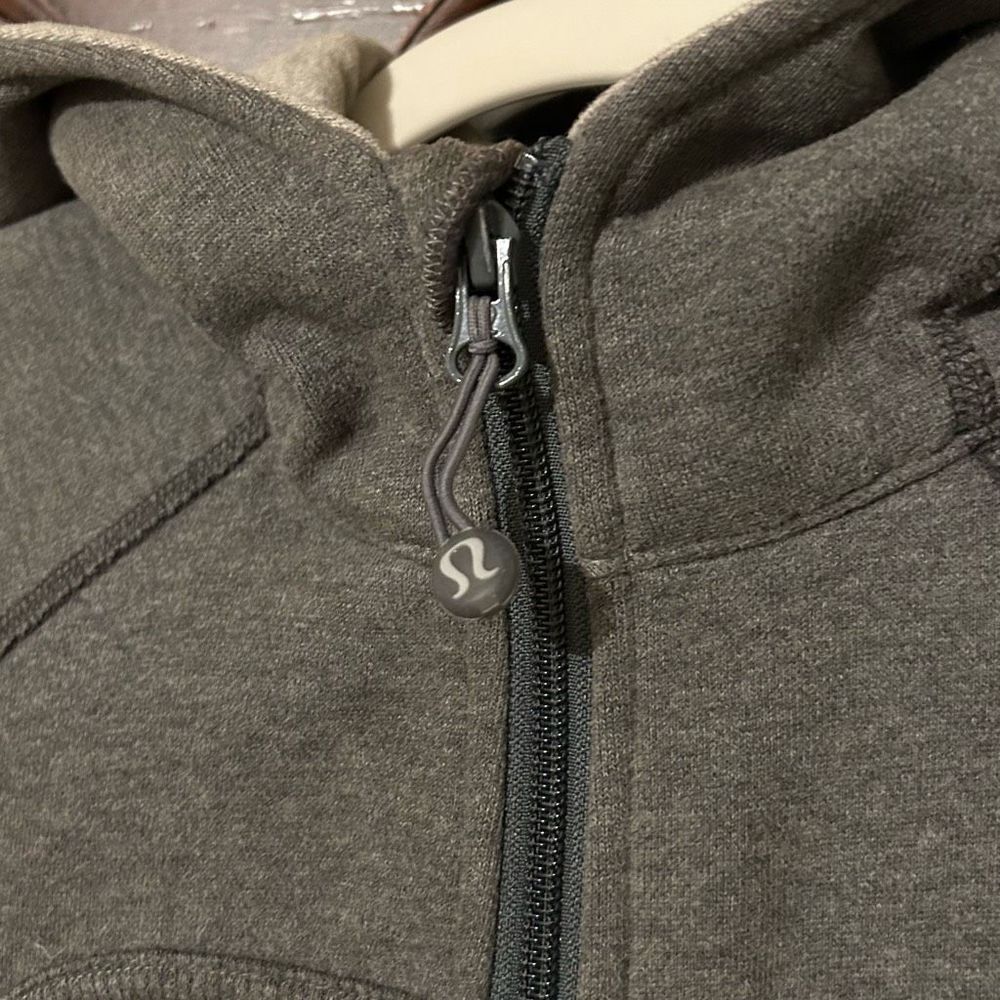 Lululemon Scuba Hoodie Size 8 - 2 tone gray - Picture 3 of 5